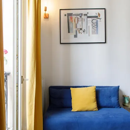Radiant 1bd In Clignancourt Paris