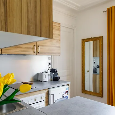 Radiant 1bd In Clignancourt * باريس